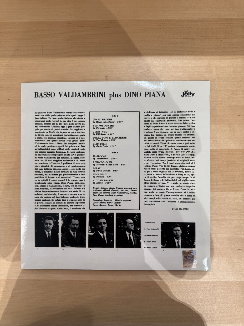 Basso Valdambrini Quintet Plus Dino Piana, retro copertina: note di Pino Maffei in italiano, tracklist Side 1 e Side 2 con autori, foto in bianco e nero dei 5 musicisti in basso, logo Jolly in alto a destra